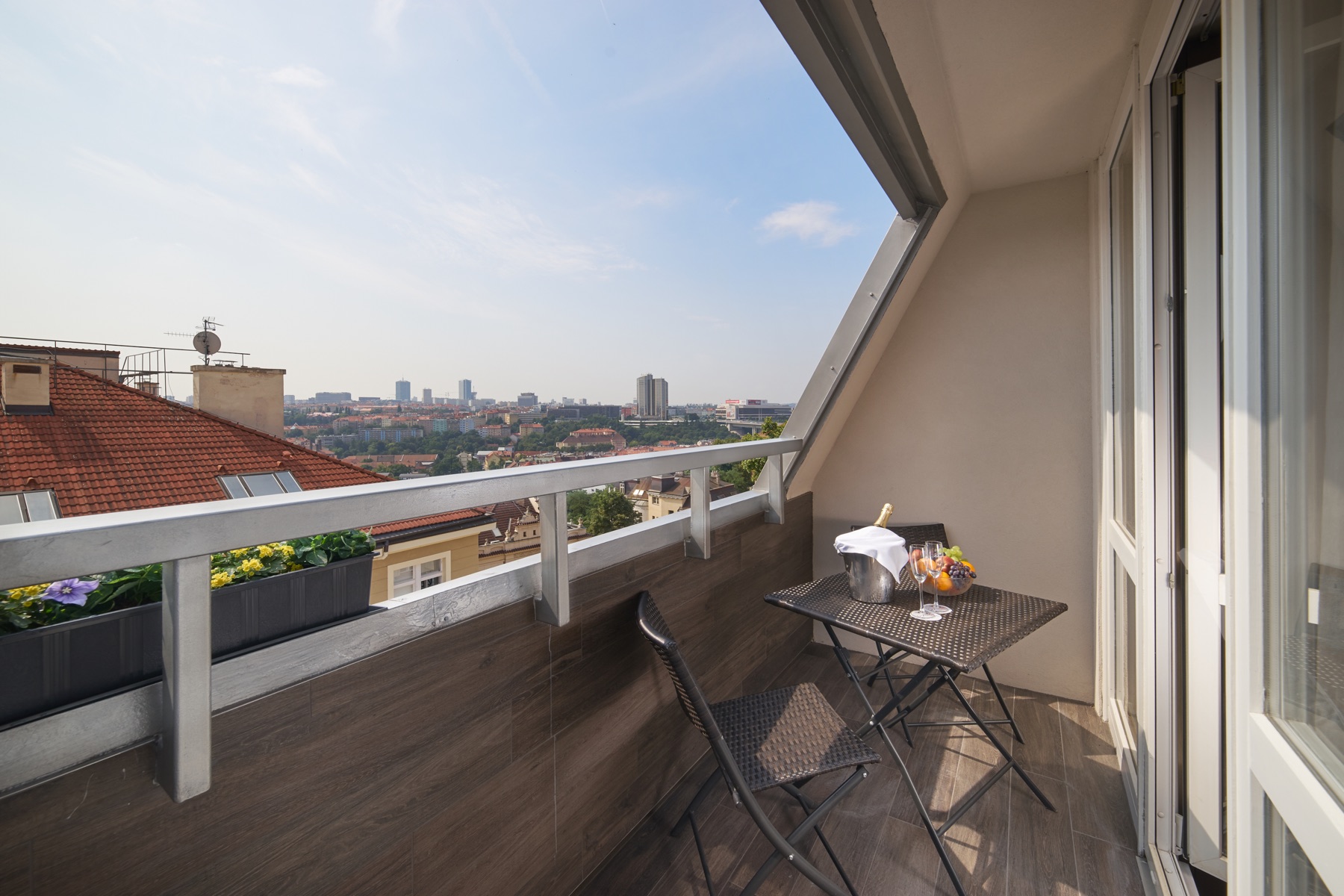 Double Room - Comfort Category with Balcony - Photo 3